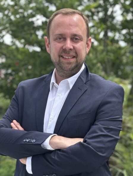 Arnaud — Avocat en droit des sociétés, fusion/acquisition, fiscalité patrimoniale